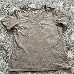 Pact v neck shirt - organic cotton!